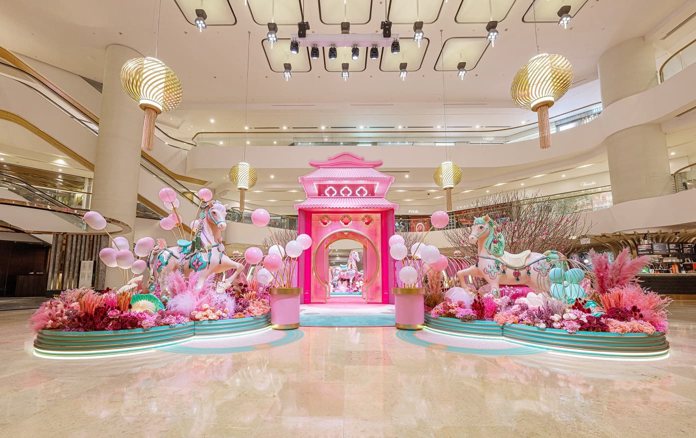 太古廣場及星街小區「駿馬星馳　錦簇而至」